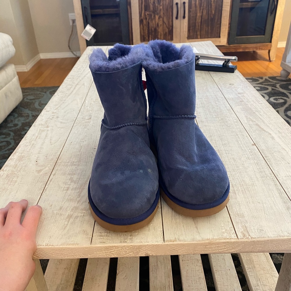 Shoes - Picture 4 of 4